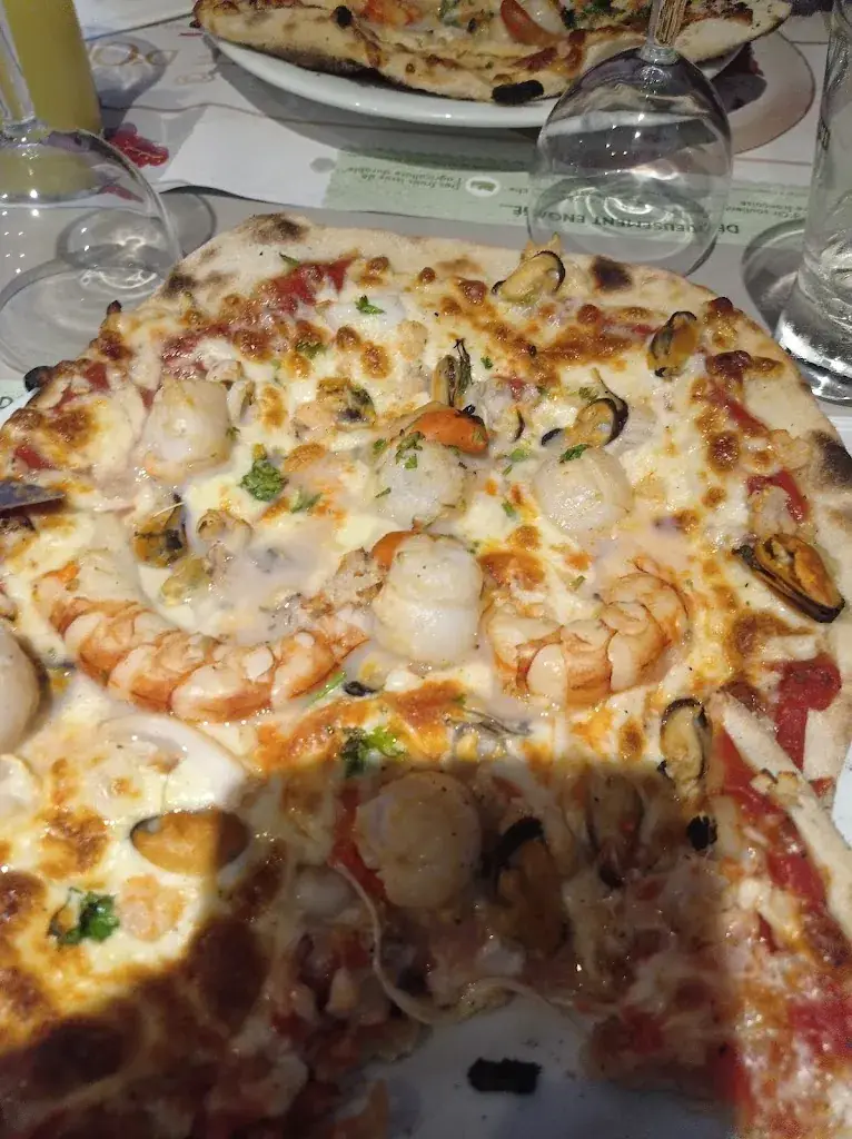 Le Carré d'As_Macé_slider_image_3