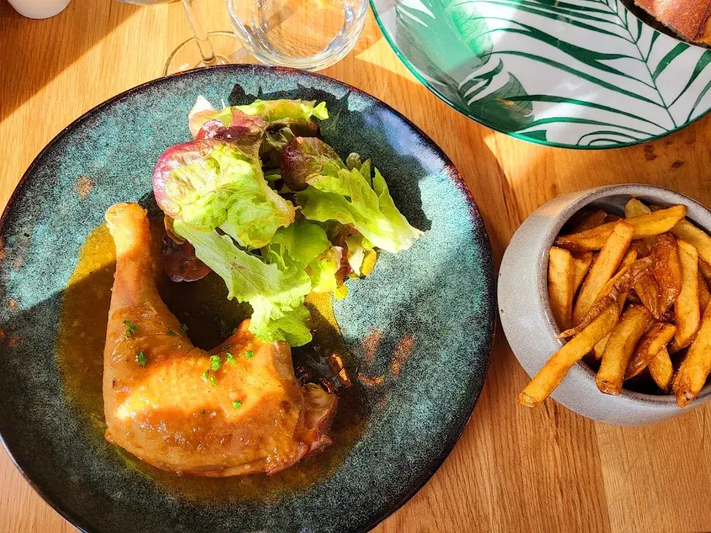 Le Quatre Restaurant in Macé