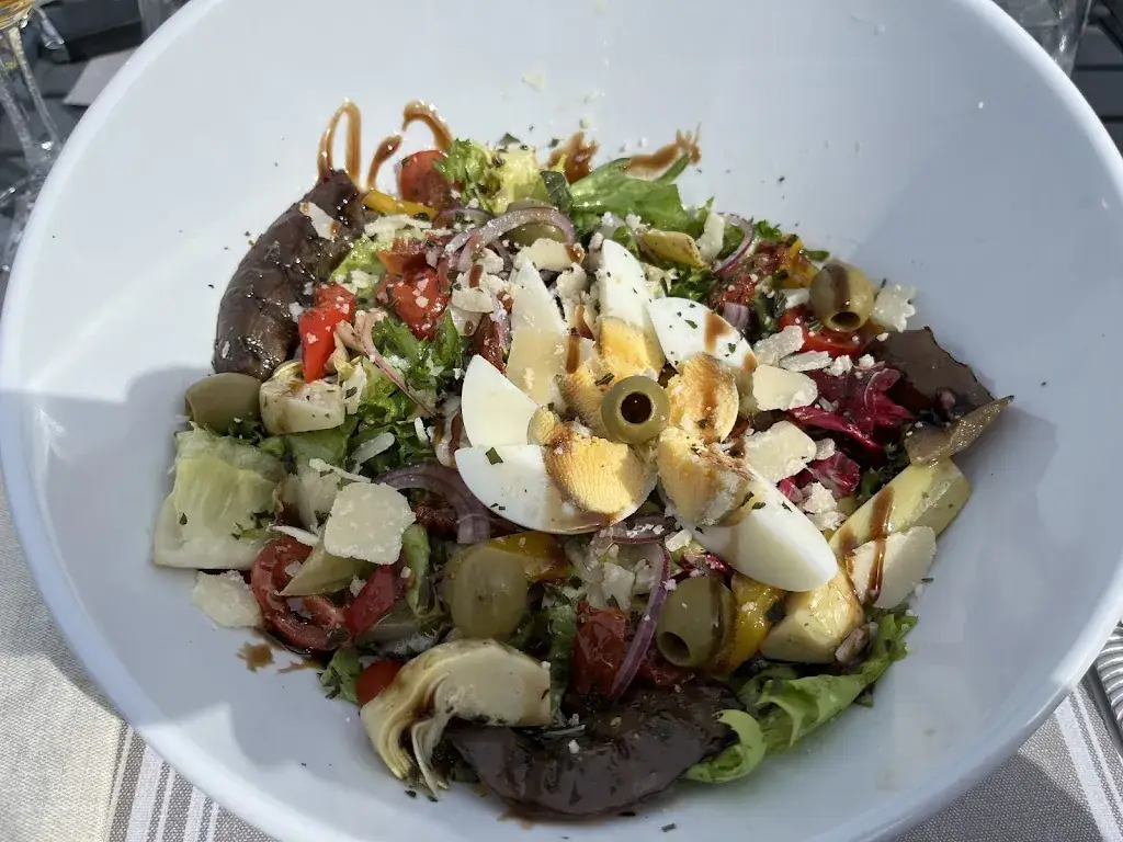 Veronica Wheel_Chateau des Roches_Glacerie_review