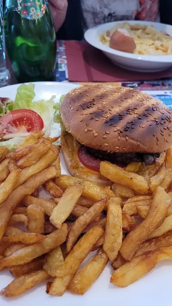 Claudia Piontek_L'équinoxe_Haye_review