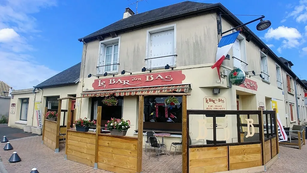 Le Bar D'en Bas restaurante en Haye