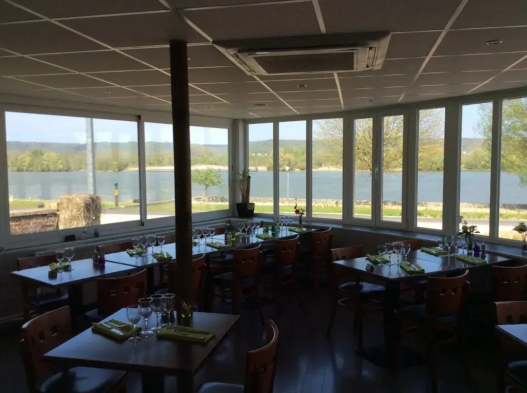 Restaurant La Presqu'île_Arelaune-en-Seine_slider_image_1