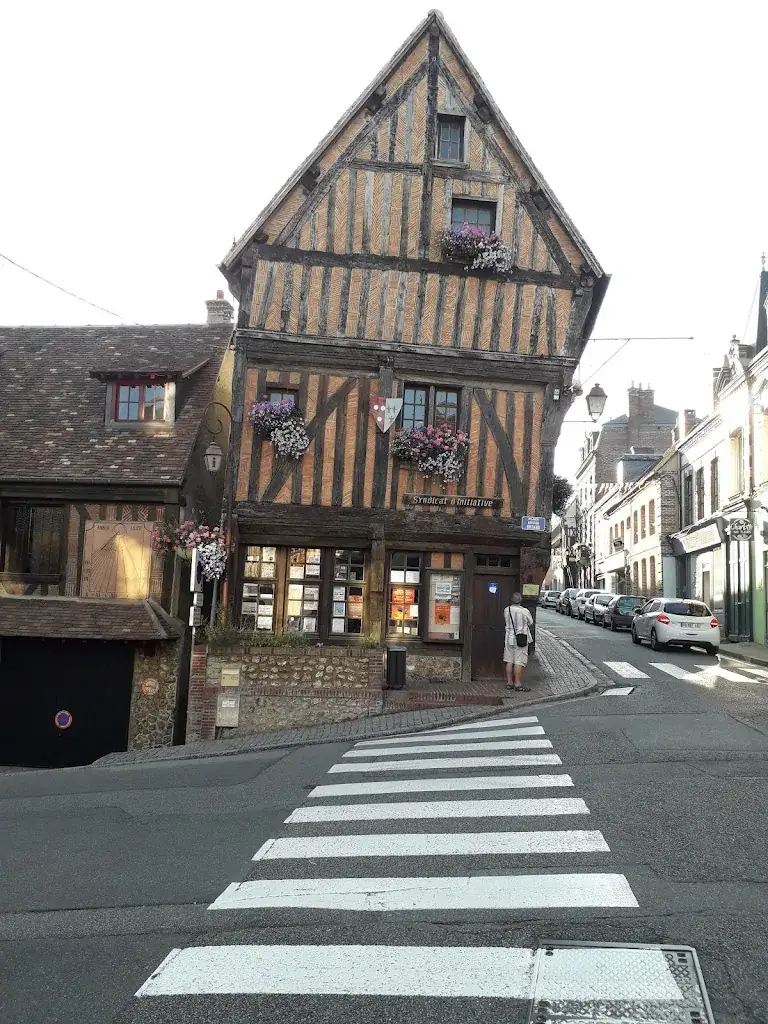 Sandra Standing_Traiteur asiatique nonancourt_Nonancourt_review