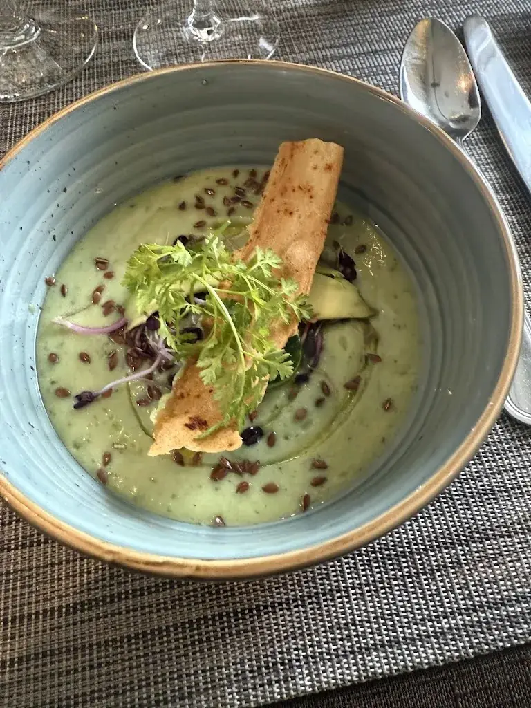 Richard Haigh_Le Moulin Du Fossard_Saint-Martin-de-Bienfaite-la-Cressonnière_review