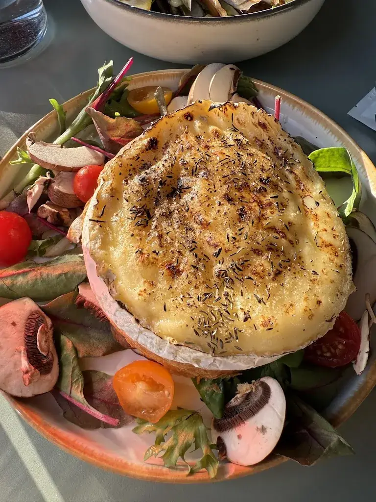 Brenda K_La Voile Bleue_Havre_review