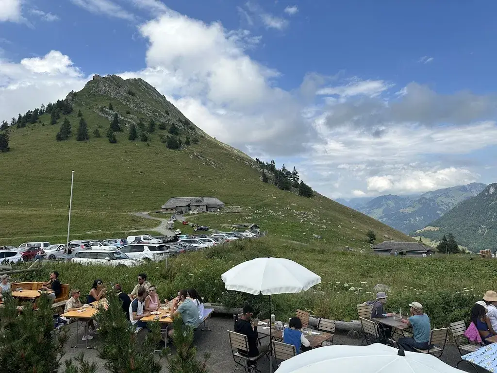 Alfonso de Orleans-Borbon_Manoïre_Montreux_review