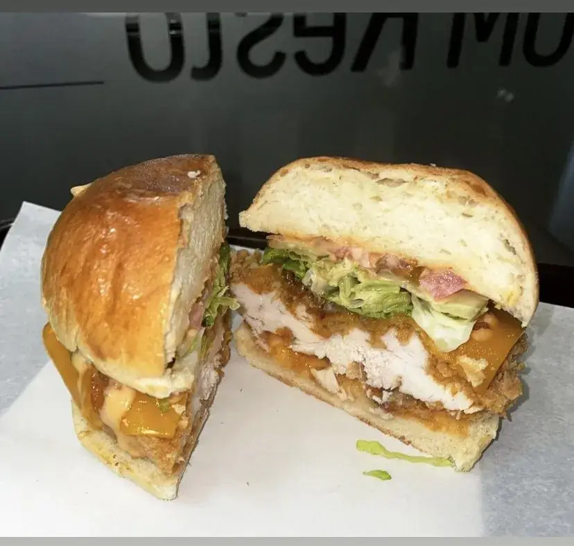 manon Houssin_HOMRESTO PETIT-QUEVILLY_Petit-Quevilly_recensione