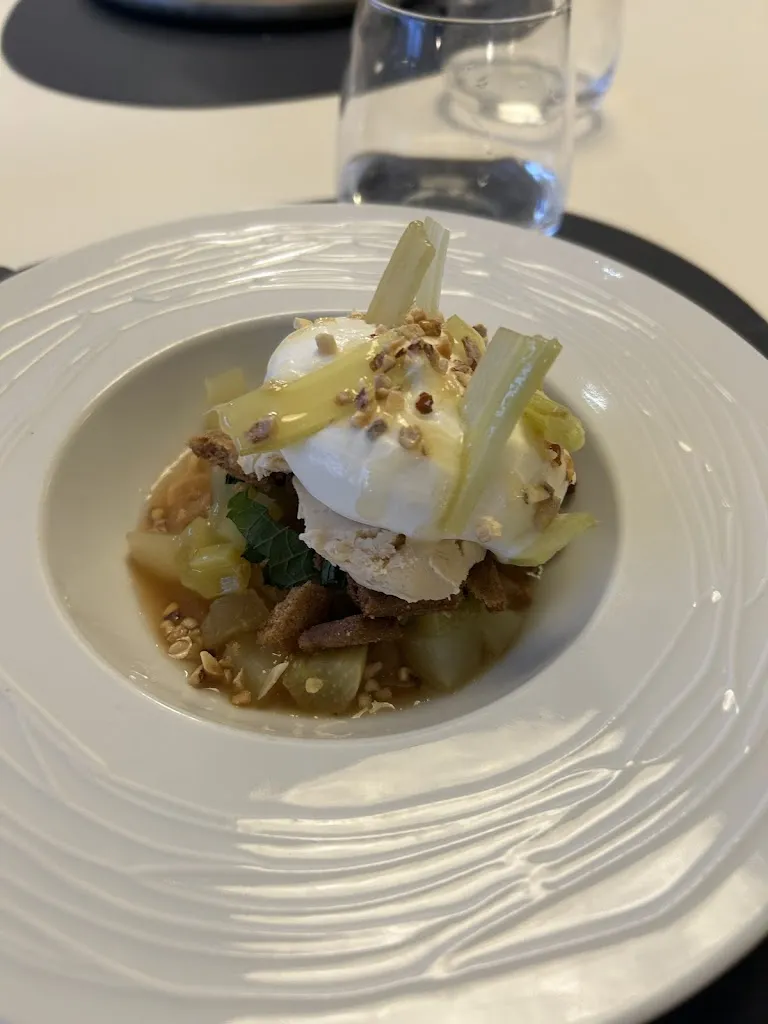 Béatrice ARJOL CONDE_Le 111_Mesnil-Esnard_review