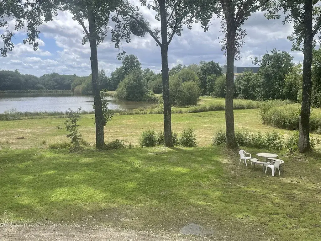 clément Grelet_La Cle Des Champs_Teilleul_review