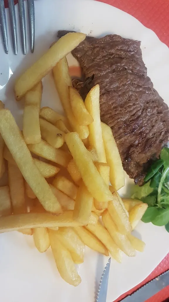 Au Normandie Bar Pmu restaurant in Teilleul