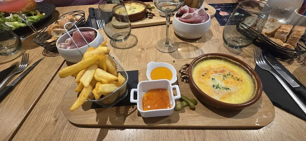 Le Palais Des Glaces_Hauterives_slider_image_2