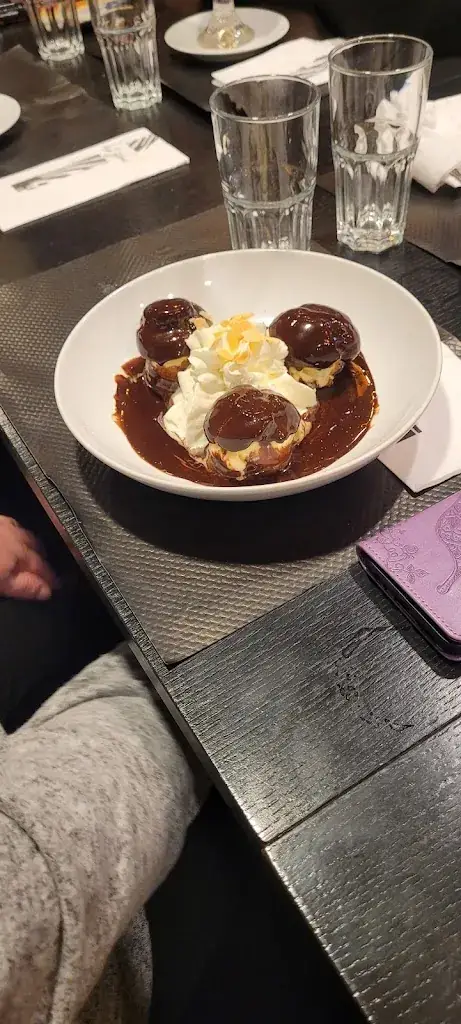 Vania Malala_Les 2 Zèbres_Neubourg_review