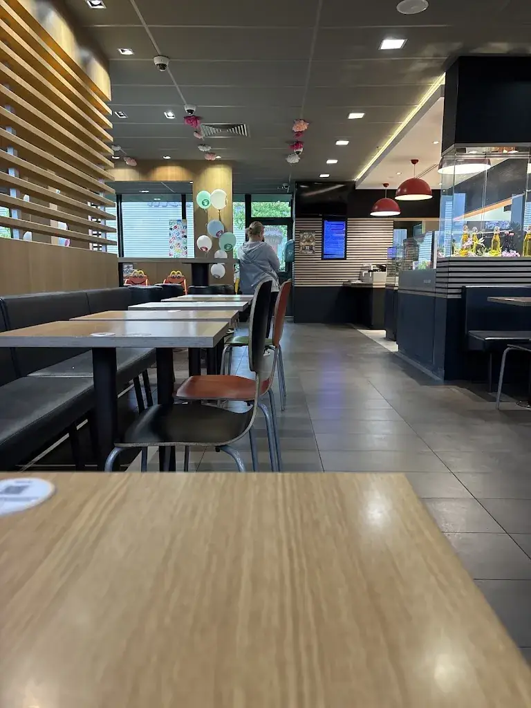 Emma Botte_McDonald's_Neubourg_review