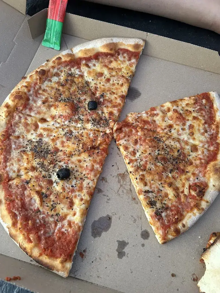 Flavie Pichot_Au Nouvel'Ancien pizzeria_Hauterives_review