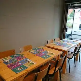 LMX Street Food restaurant in Trait