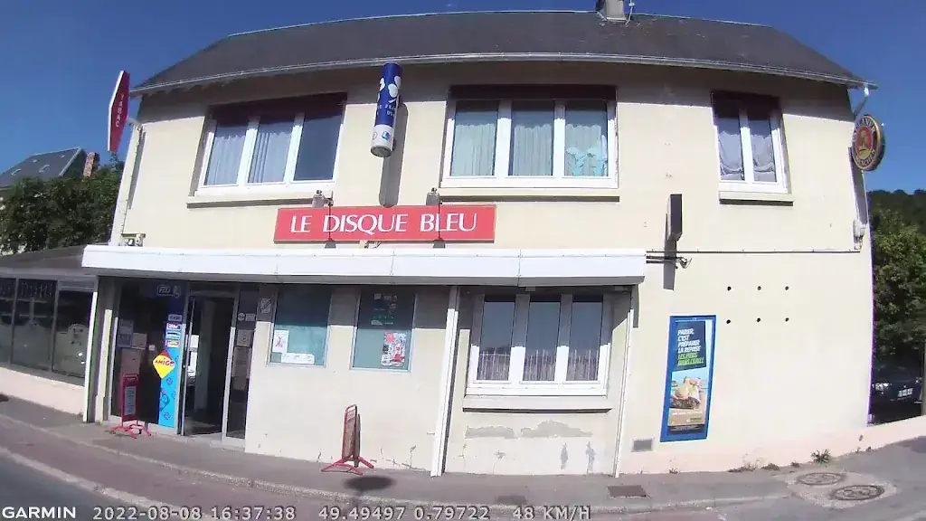 Le Disque Bleu restaurant in Trait