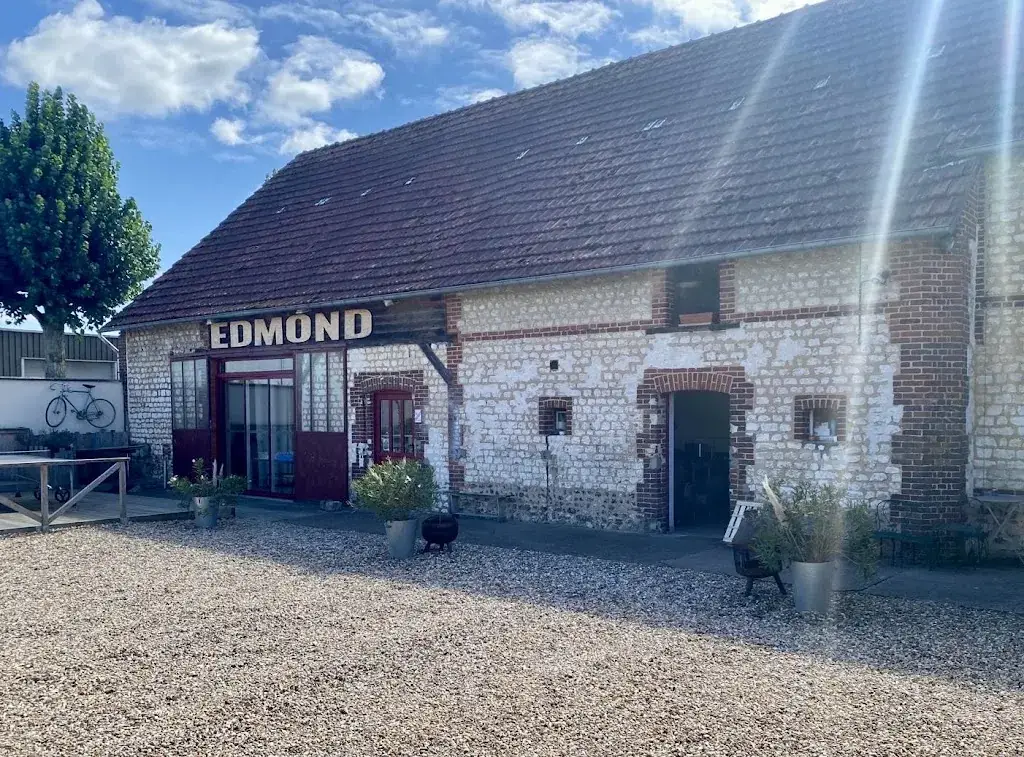 Edmond_Val-de-Reuil_slider_image_3