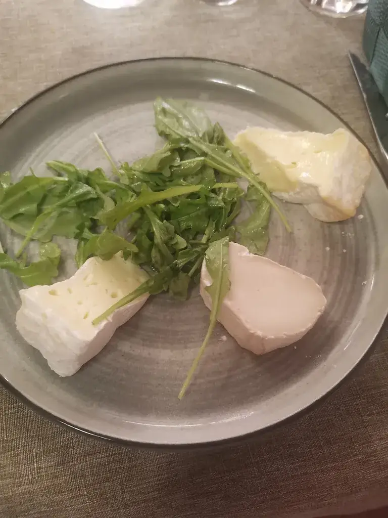 djoul tst_L’auberge du Halage_Poses_review