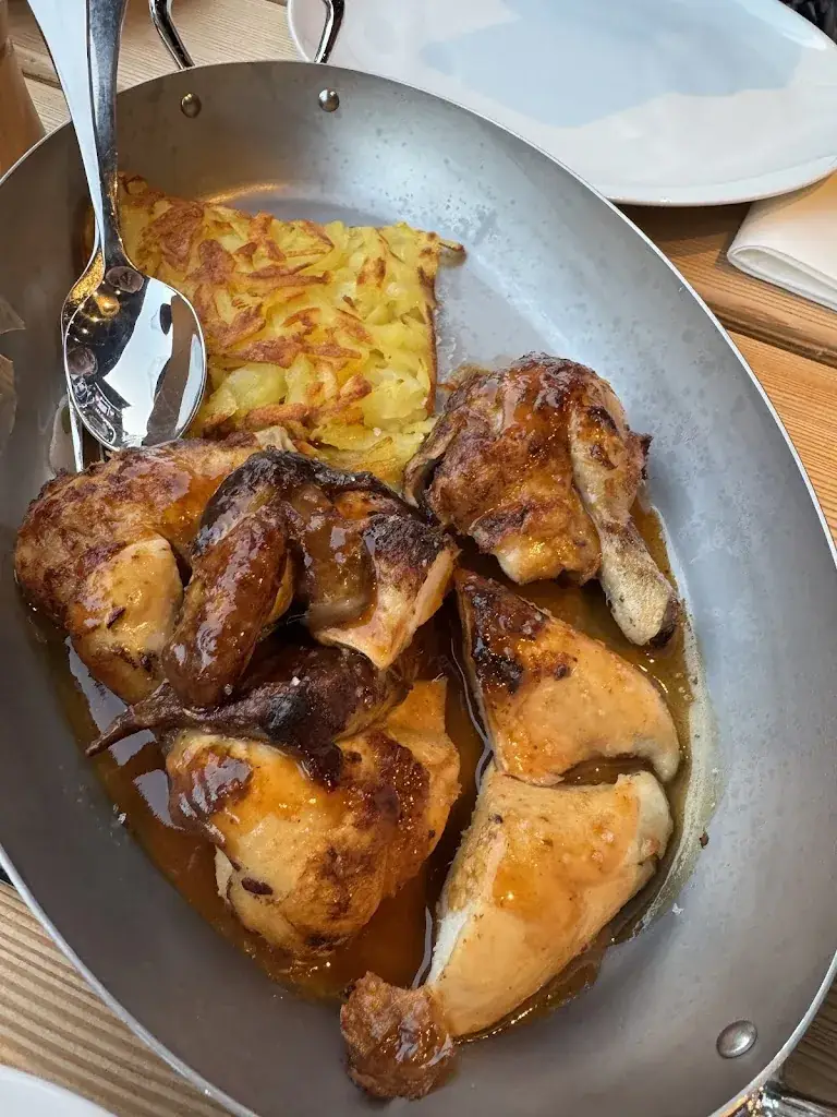 Au 17 La Buvette_Morgins_slider_image_2