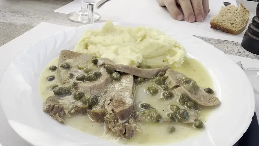 Chez Calzette - Buvette du FC Hauterive_Hauterive_slider_image_3