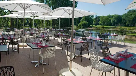 Restaurant du Golf PGA France du Vaudreuil restaurant in Vaudreuil