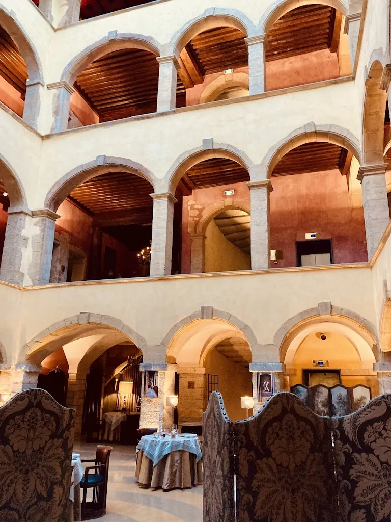 Gina Lloyd_Les Loges_Lyon_recensione