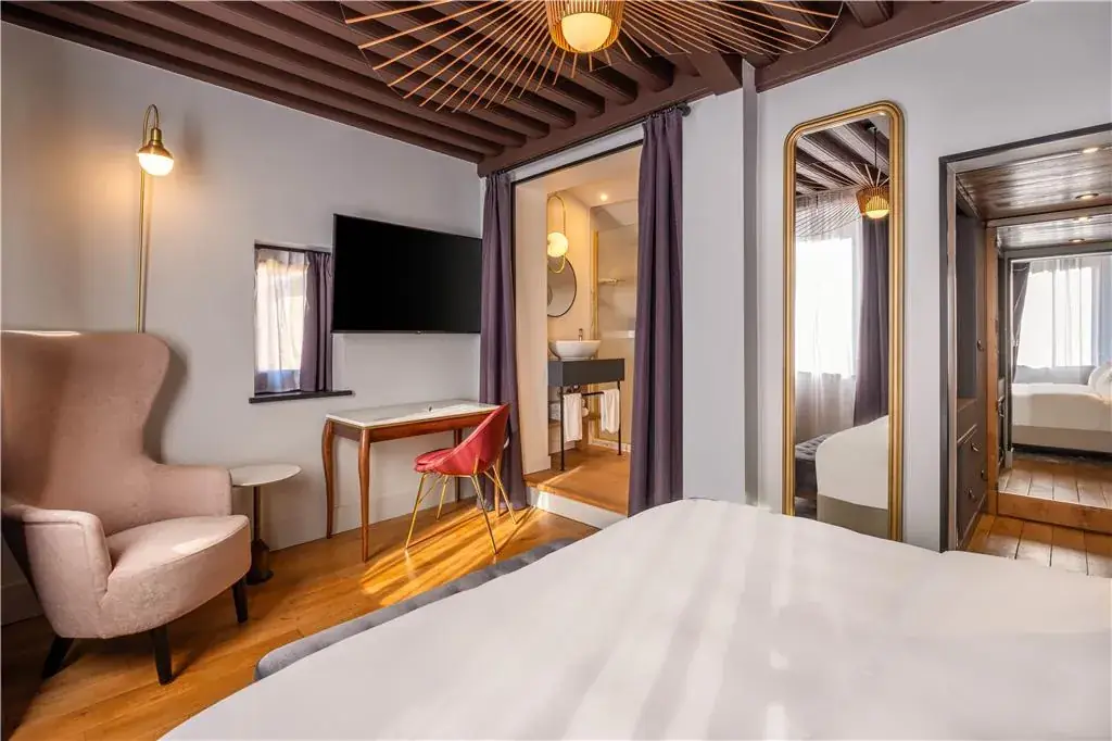 Cour des Loges Lyon, A Radisson Collection Hotel_Lyon_slider_image_2