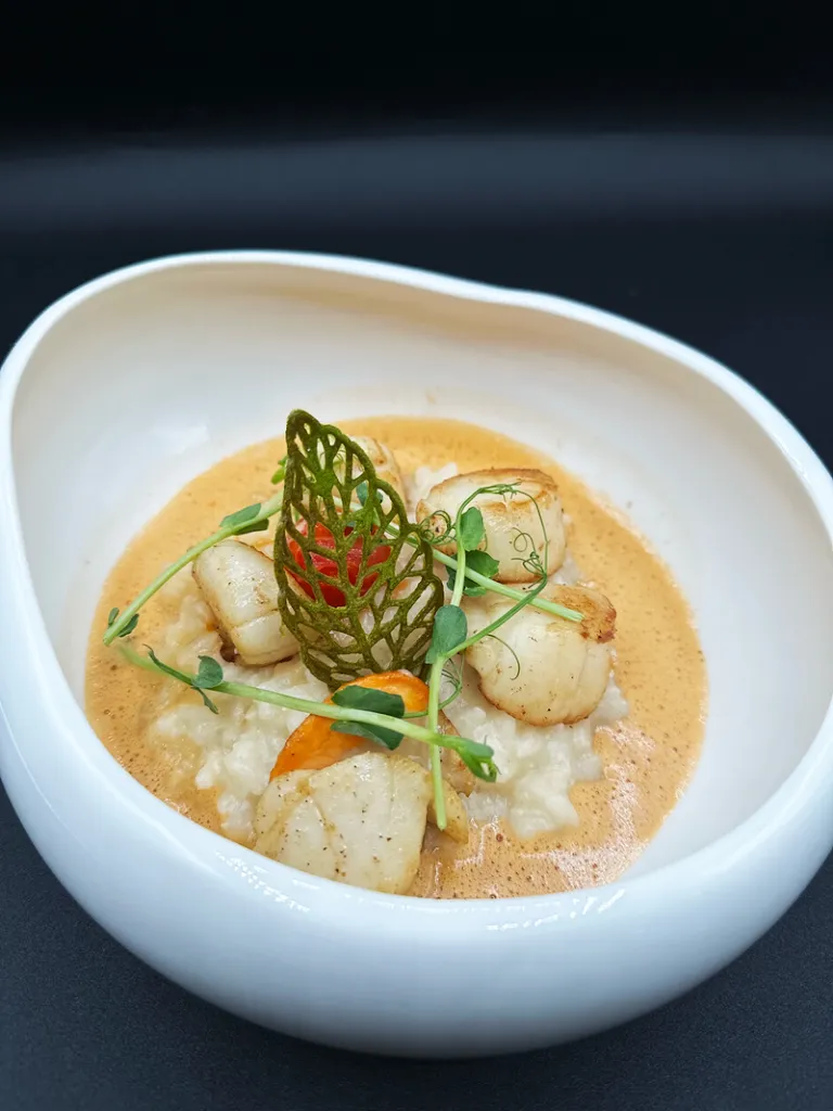 Brit Hotel Comfort La Côte Des Havres restaurant in Lessay