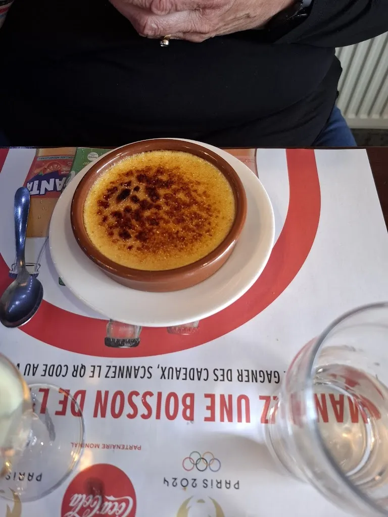 Andreas Reintjes_O'Famili_Andelys_review