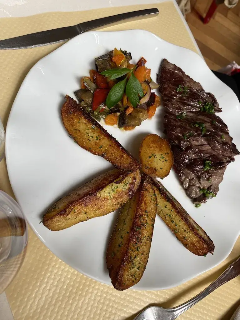 Le Restaurant Bistronomy @ Hôtel de Paris Restaurant Bistronomy_Andelys_slider_image_2