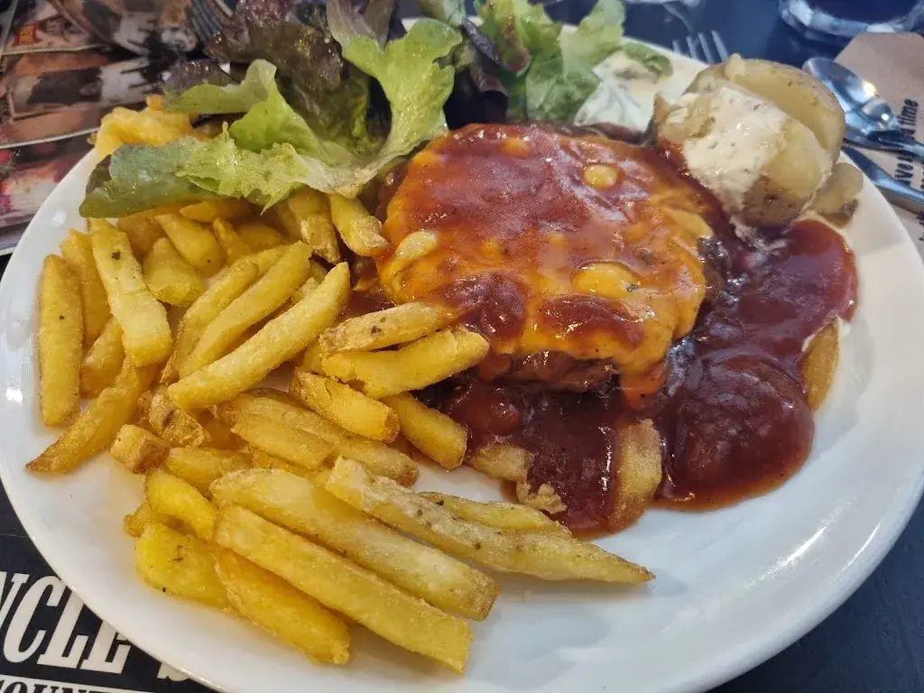 Oncle Scott’s Lisieux_Lisieux_slider_image_3