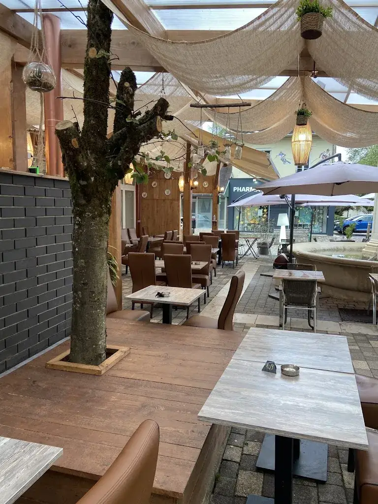 Bistrot de la Fontaine Restaurant in Hauteville