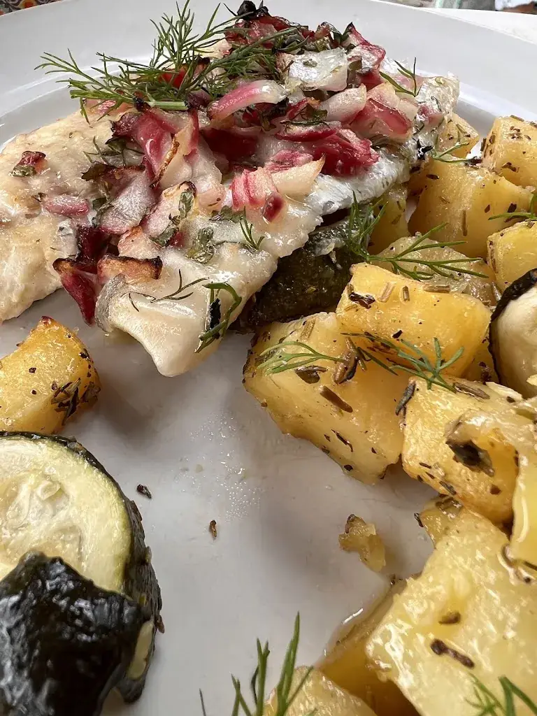 Le Café du Commerce_Villages_slider_image_2