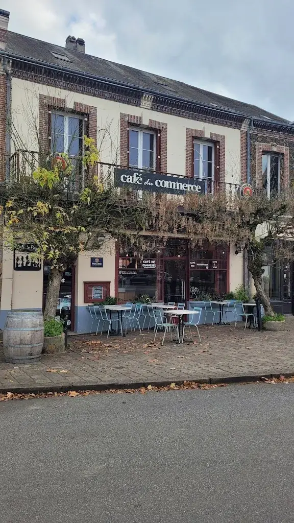 Le Café du Commerce_Villages_slider_image_3