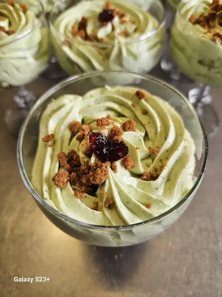 Pizzeria 2M restaurant in Villages