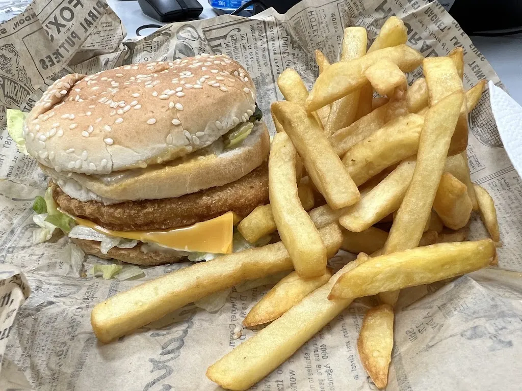 Farsin Derakhshan_LA BONNE ADRESSE_Port-Jérôme-sur-Seine_review