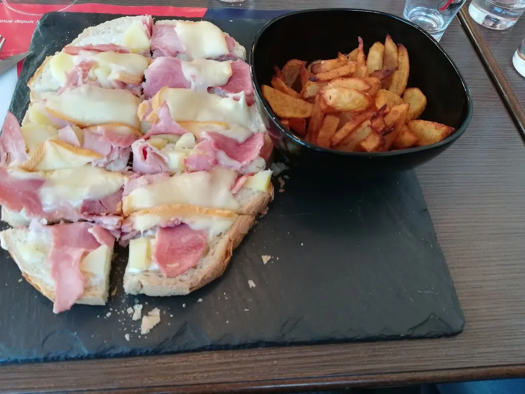 Thomas P_La Parenthèse - Restaurant Pizzeria autour de Caen_Louvigny_review