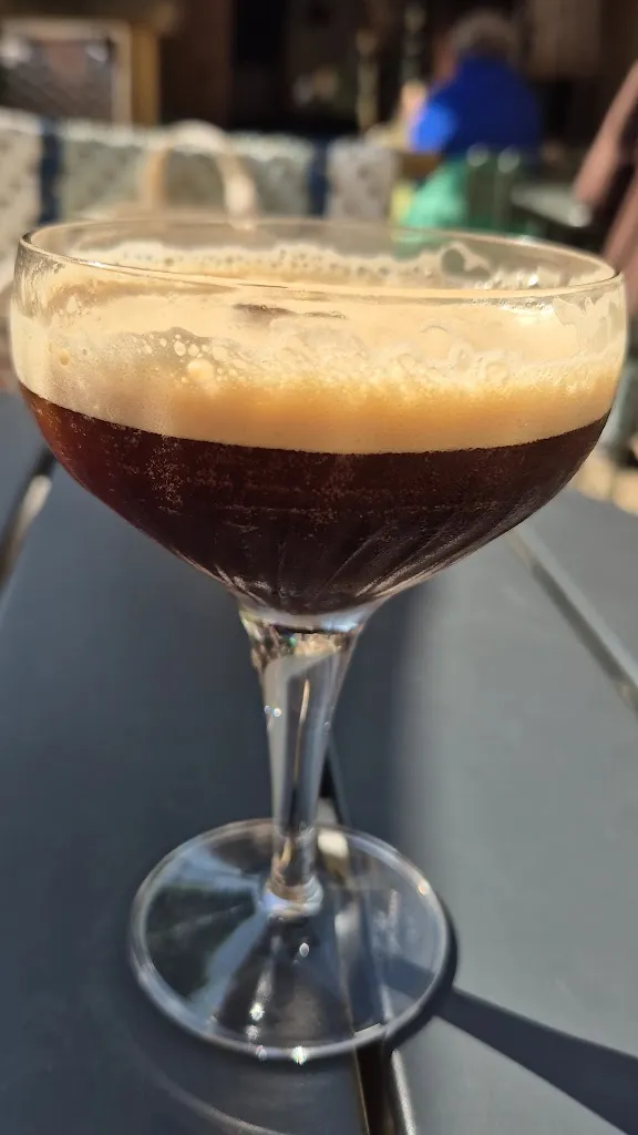 Café Armand_Luc-sur-Mer_slider_image_2