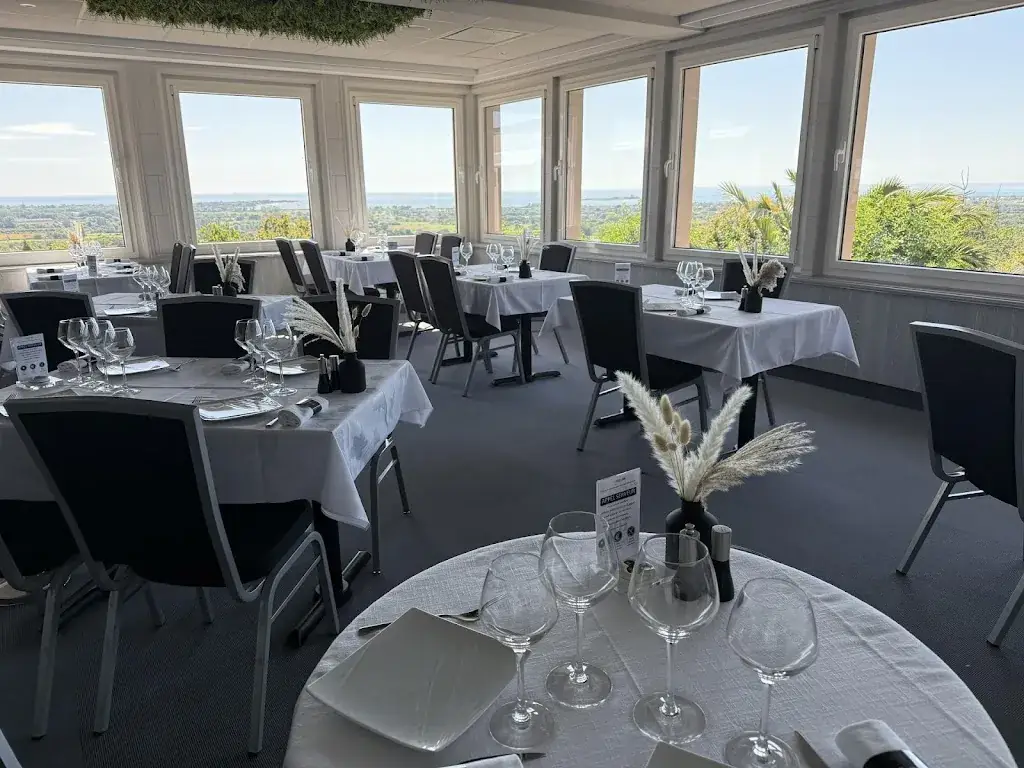 Restaurant Le Panoramique_Pernelle_slider_image_3
