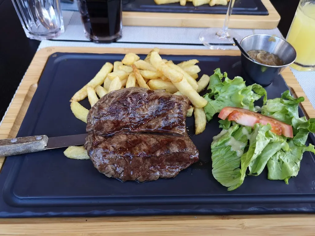 Leigh Van den Acker_La Brasserie De L'abbaye_Montivilliers_review