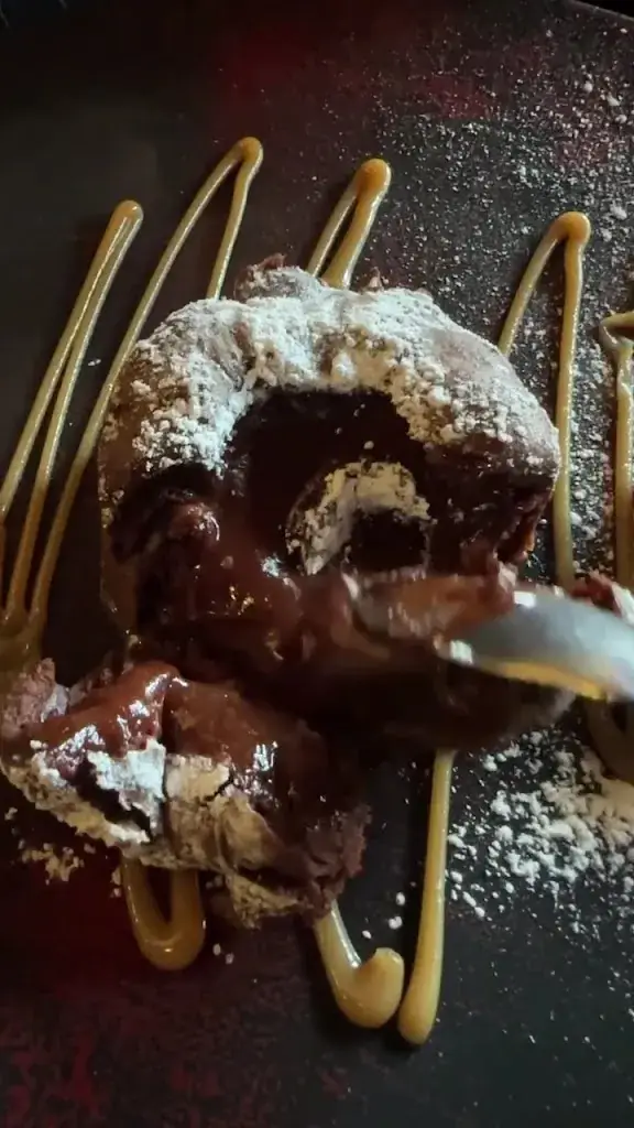 Ei Phyu Sin Aung_Le Vieux Puits Restaurant_Pont-Audemer_recensione