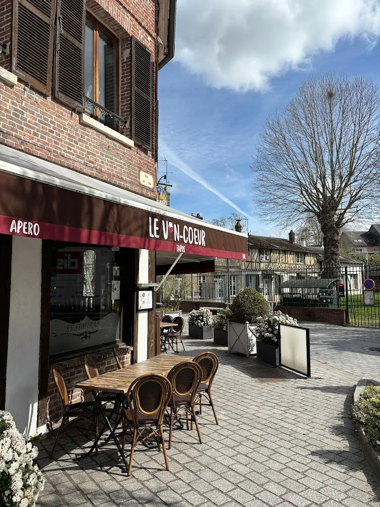 Le Vin Coeur Louviers Restaurant in Louviers