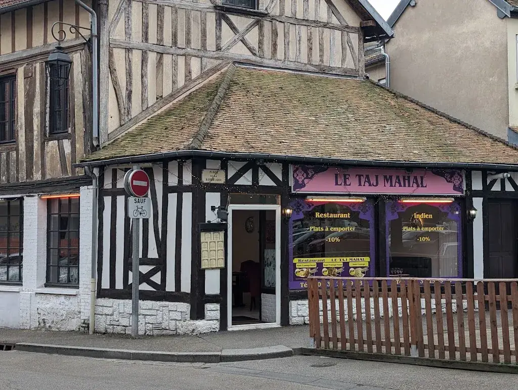 Le Taj Mahal restaurant in Louviers