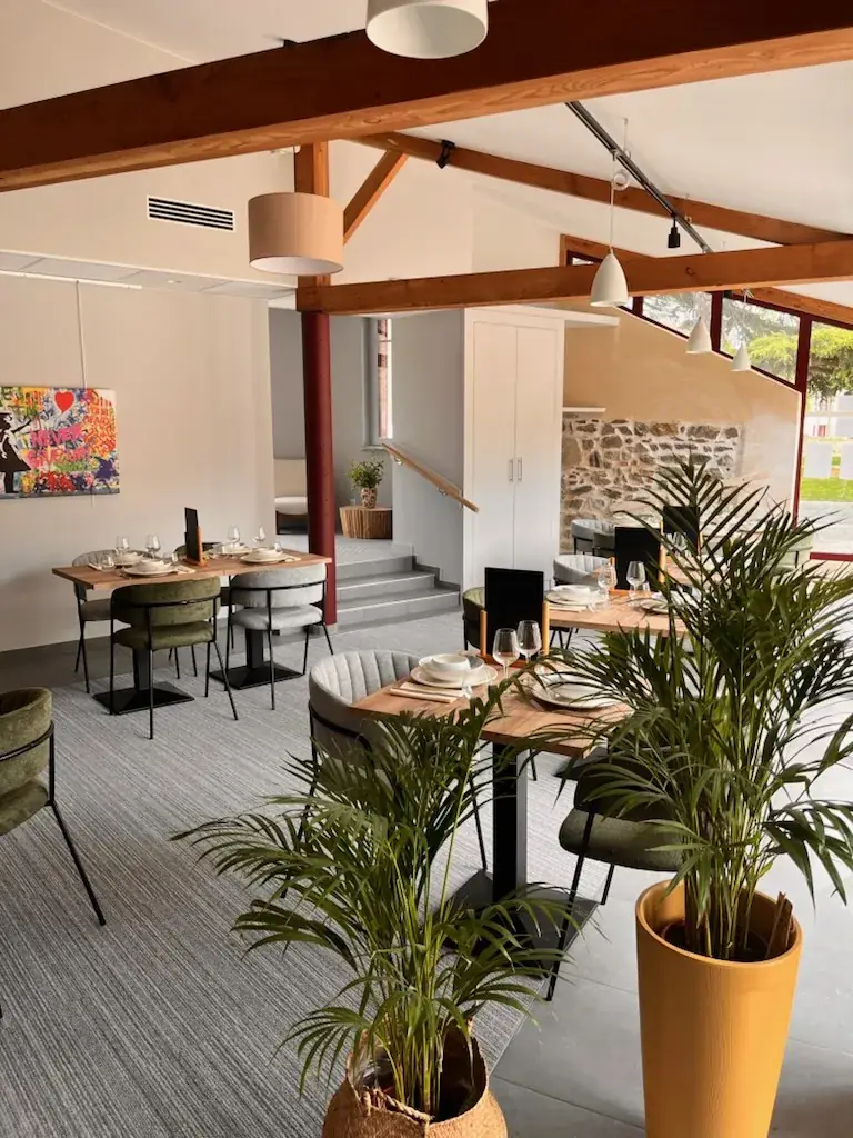 INANC RESTAURANT_Huriel_slider_image_1