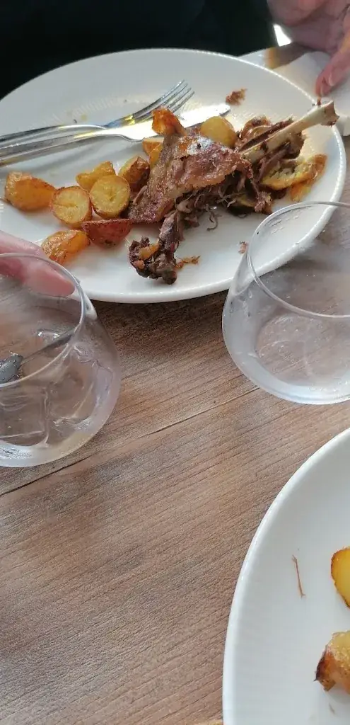 INANC RESTAURANT_Huriel_slider_image_3