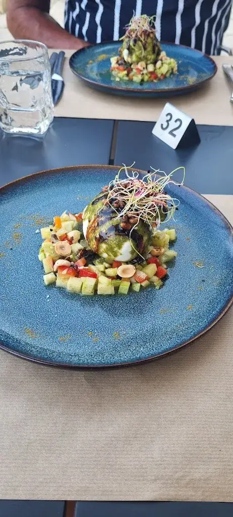 Pennie Edwards_Le Pré Saint Germain - Hôtel Restaurant Louviers_Louviers_review