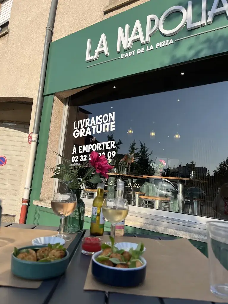 La Napolia Louviers_Louviers_slider_image_1