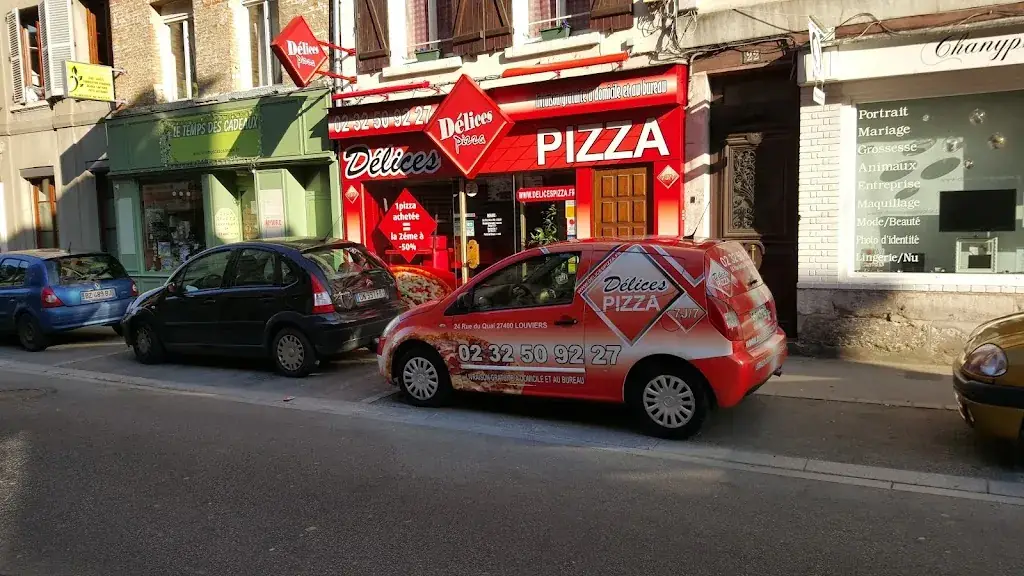 Delices Pizza restaurant in Louviers