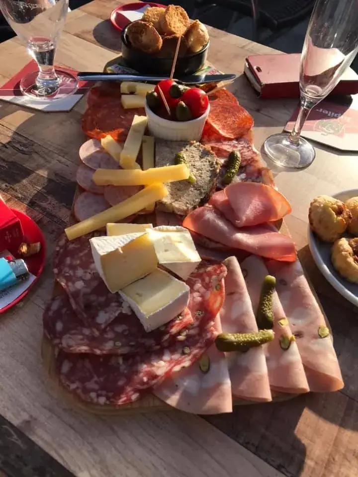 Le Mistral restaurant in May-sur-Orne