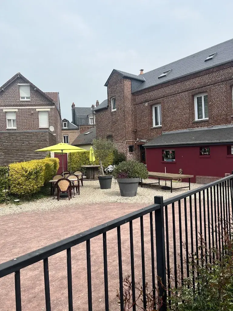 Le Clos Henri Iv Restaurant in Martin-Église